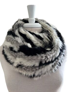 Jocelyn White Black Gray Real Fur Striped Pattern Soft Infinity Scarf 28”x10.5”